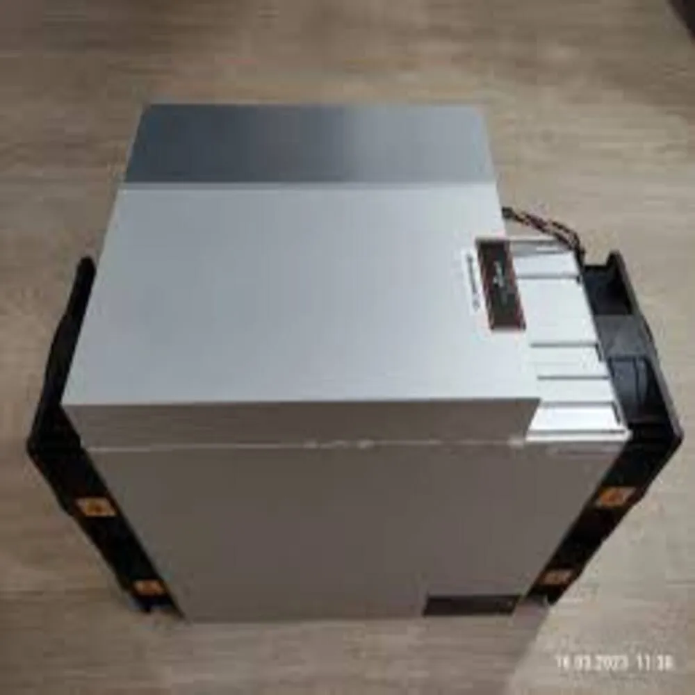 Bitmain Antminer Z15 Pro 840 Ksol/s 2780W ASIC Miner